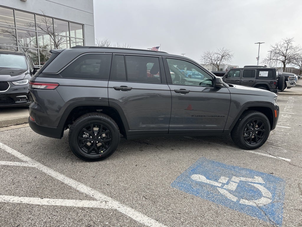 2026 Jeep Grand Cherokee Laredo