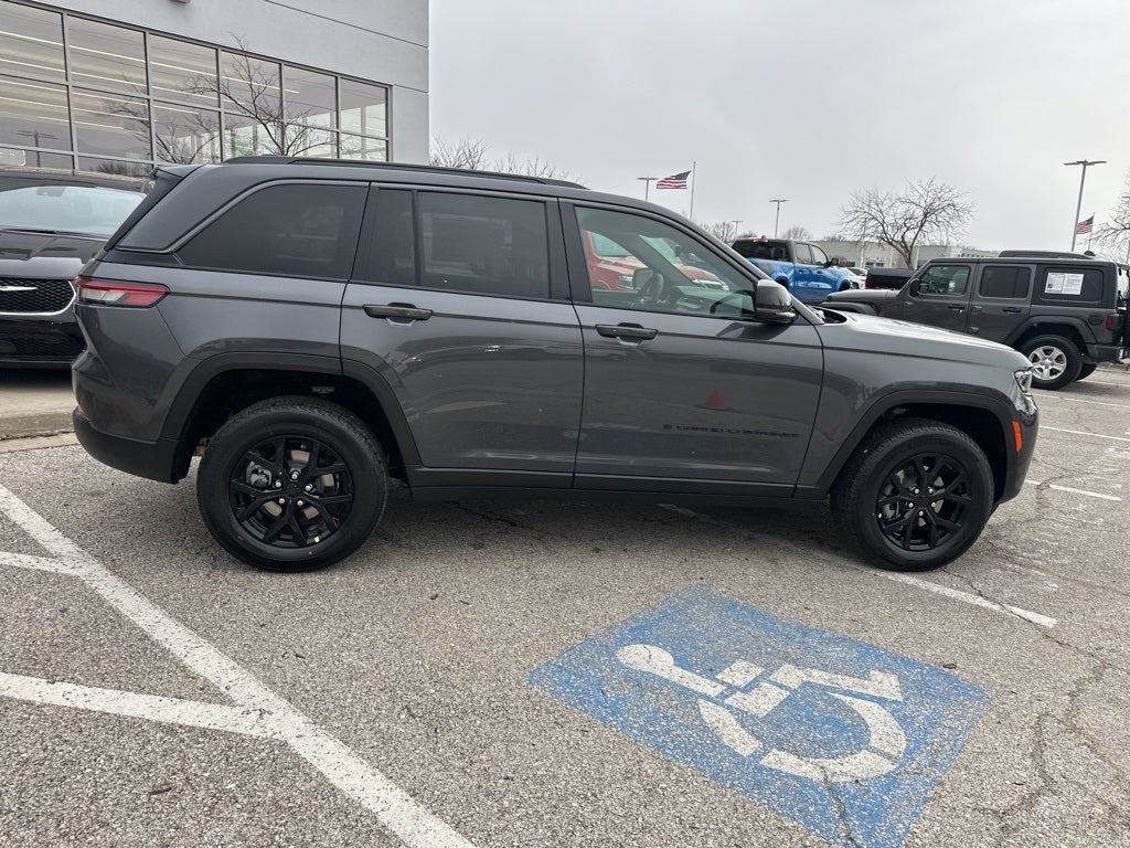 2026 Jeep Grand Cherokee Laredo