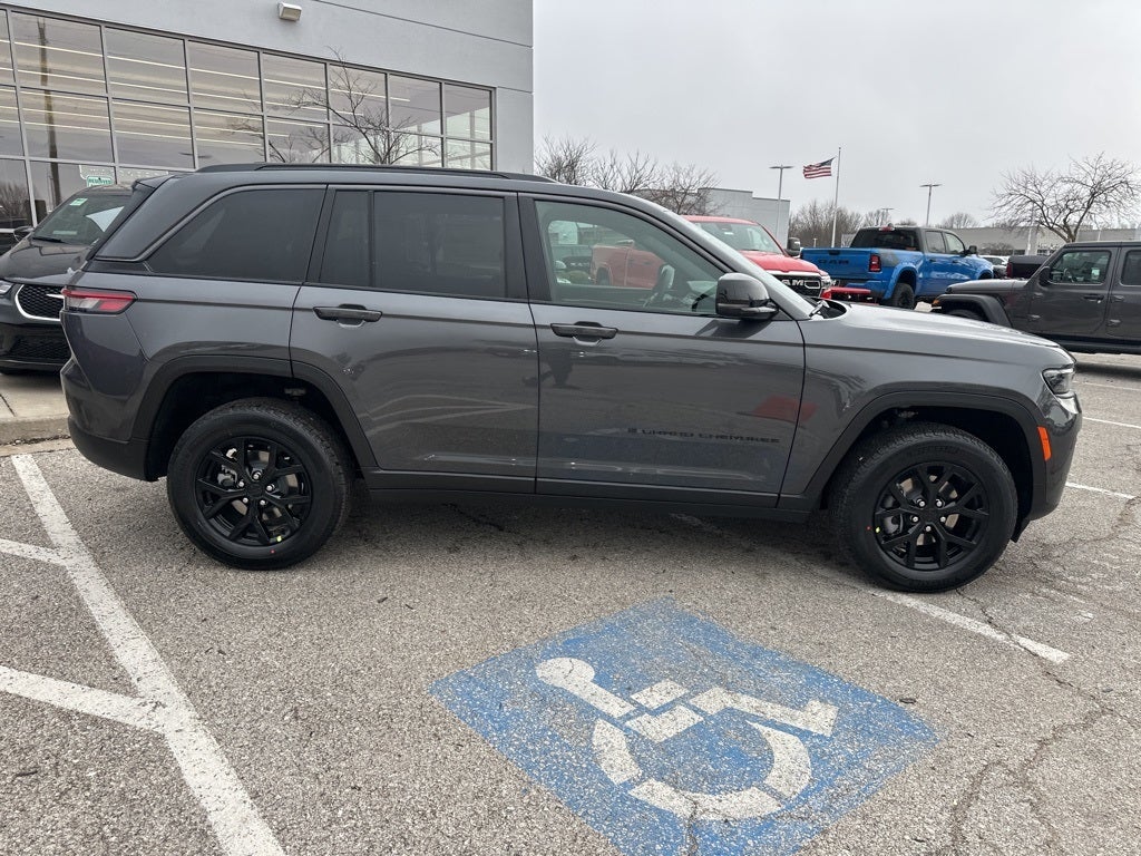 2026 Jeep Grand Cherokee Laredo