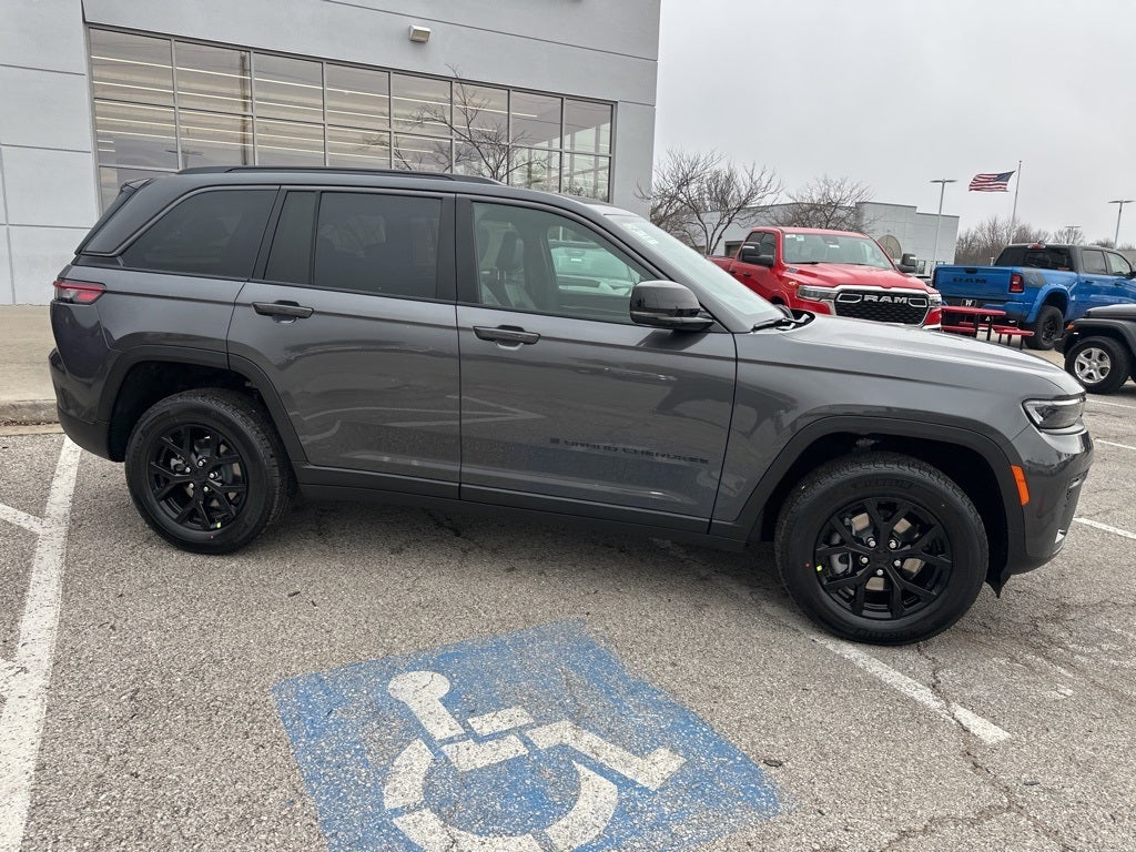 2026 Jeep Grand Cherokee Laredo