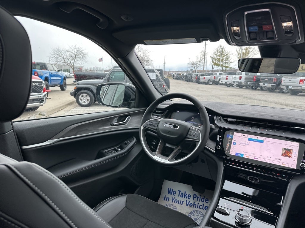 2026 Jeep Grand Cherokee Laredo