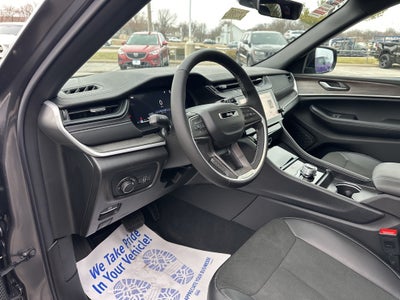 2026 Jeep Grand Cherokee Laredo