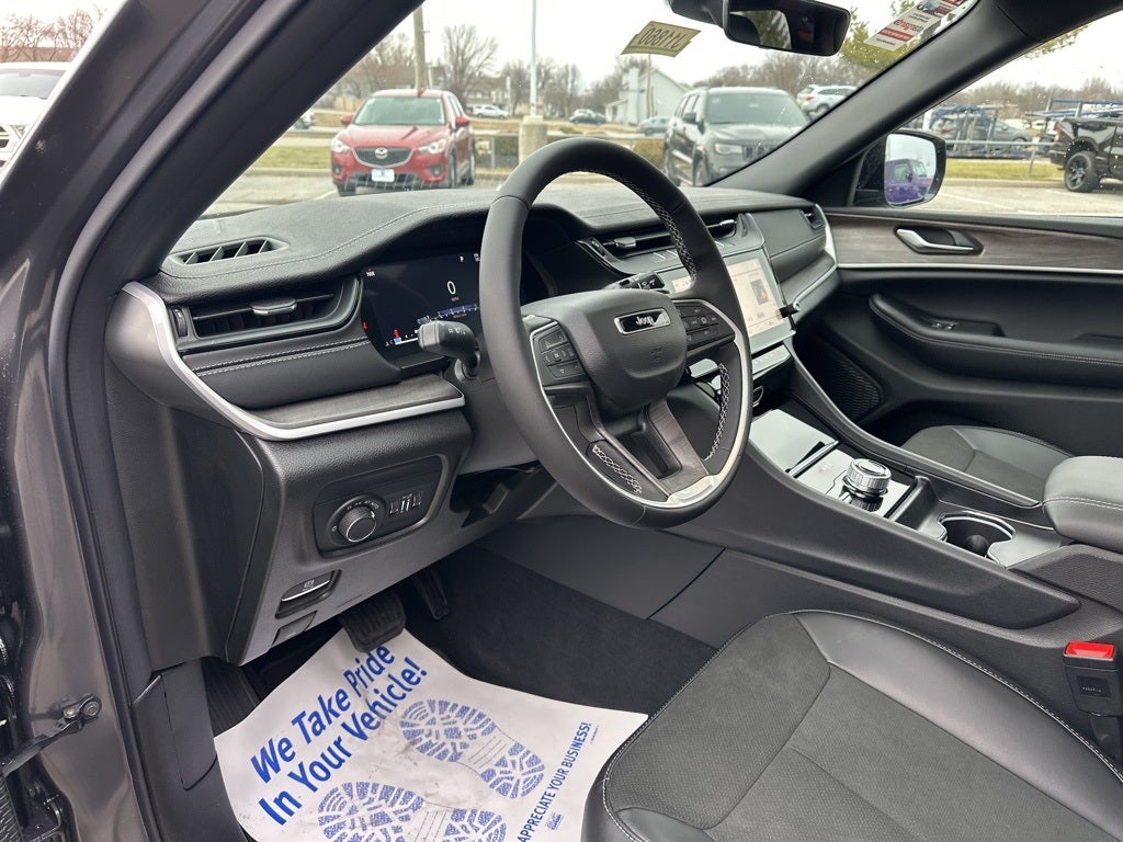 2026 Jeep Grand Cherokee Laredo