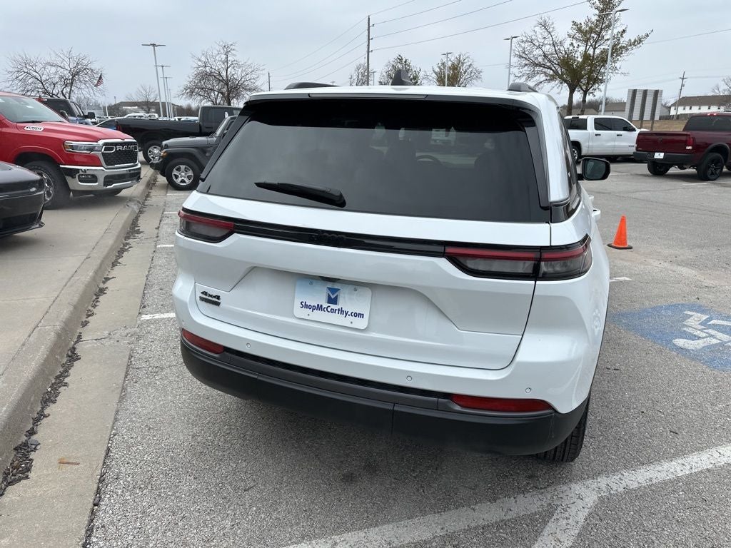 2026 Jeep Grand Cherokee Laredo