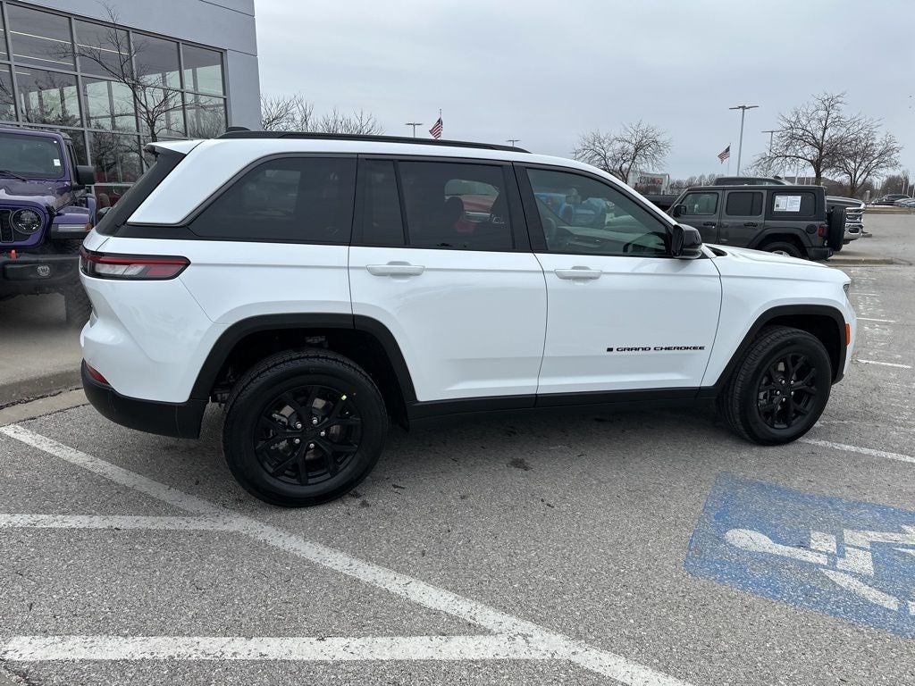 2026 Jeep Grand Cherokee Laredo