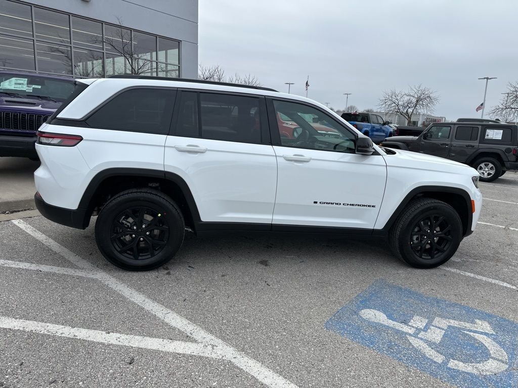 2026 Jeep Grand Cherokee Laredo
