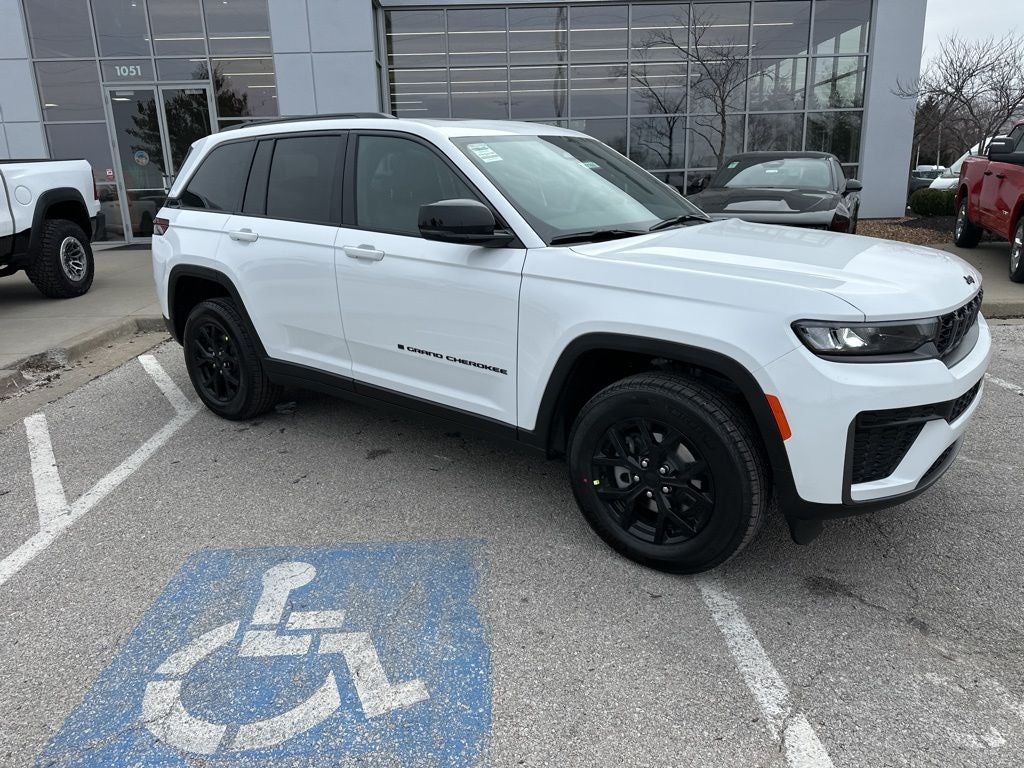 2026 Jeep Grand Cherokee Laredo