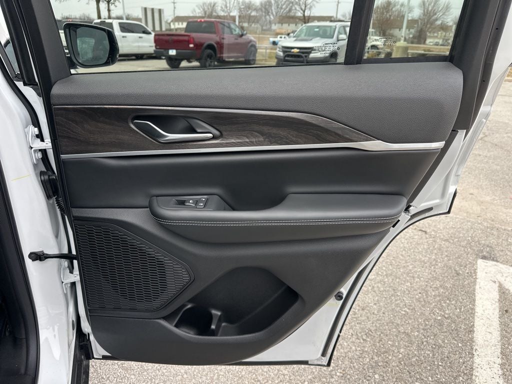 2026 Jeep Grand Cherokee Laredo