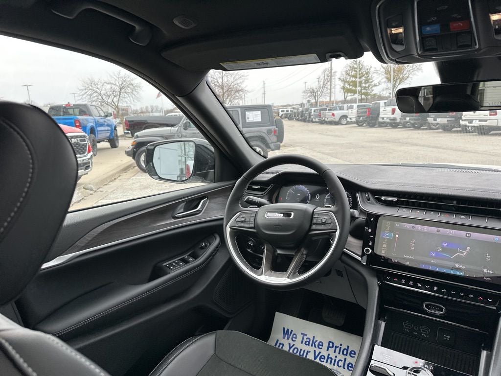 2026 Jeep Grand Cherokee Laredo