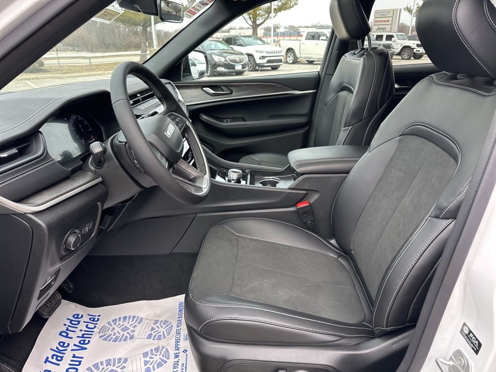 2026 Jeep Grand Cherokee Laredo