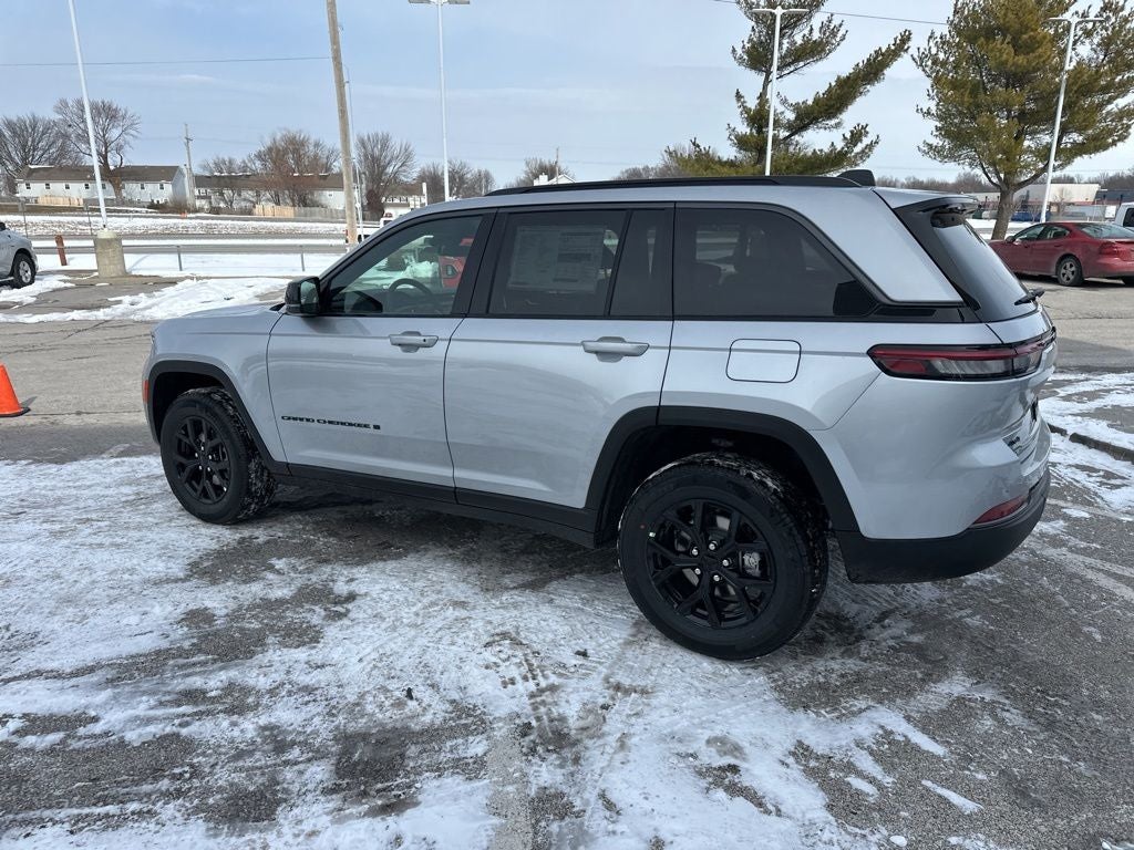 2026 Jeep Grand Cherokee Laredo