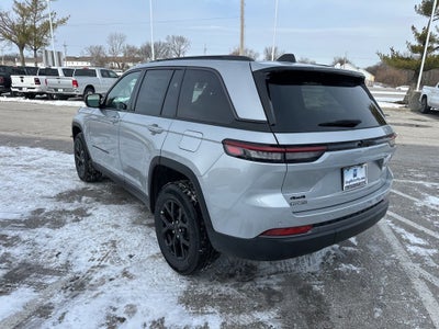 2026 Jeep Grand Cherokee Laredo