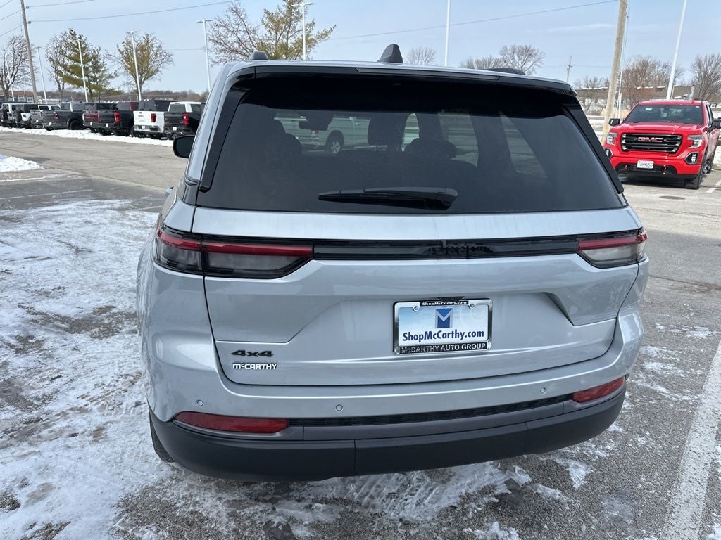 2026 Jeep Grand Cherokee Laredo