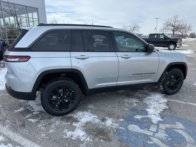 2026 Jeep Grand Cherokee Laredo