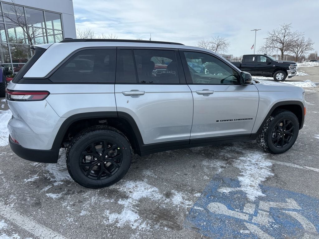 2026 Jeep Grand Cherokee Laredo