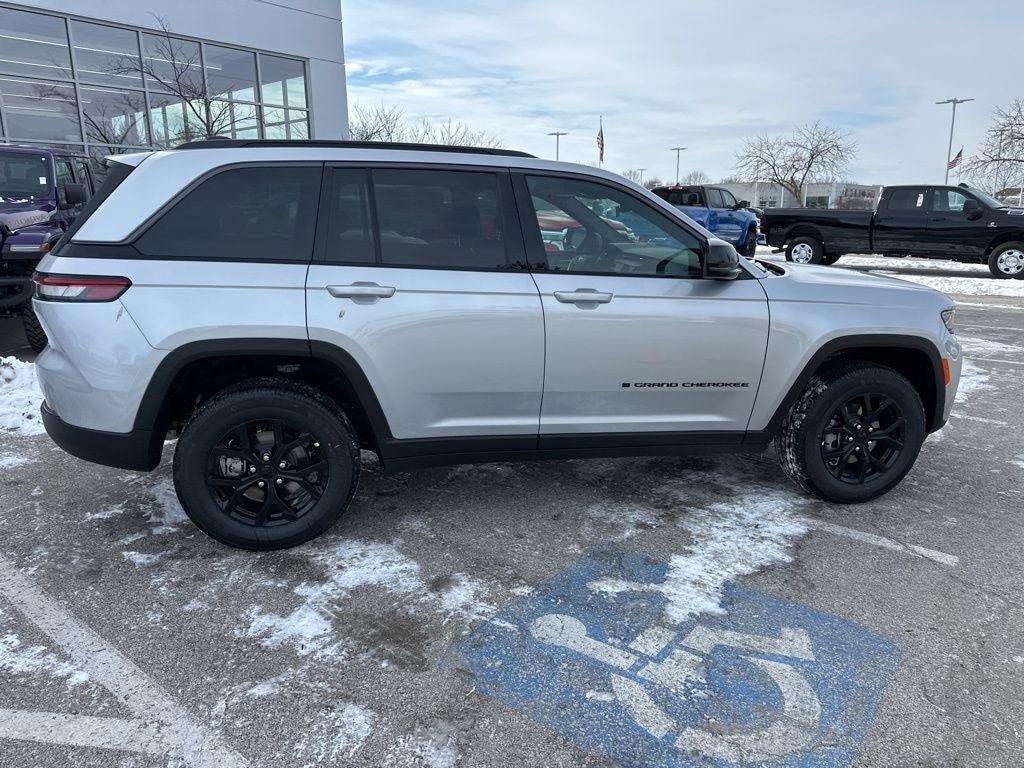 2026 Jeep Grand Cherokee Laredo