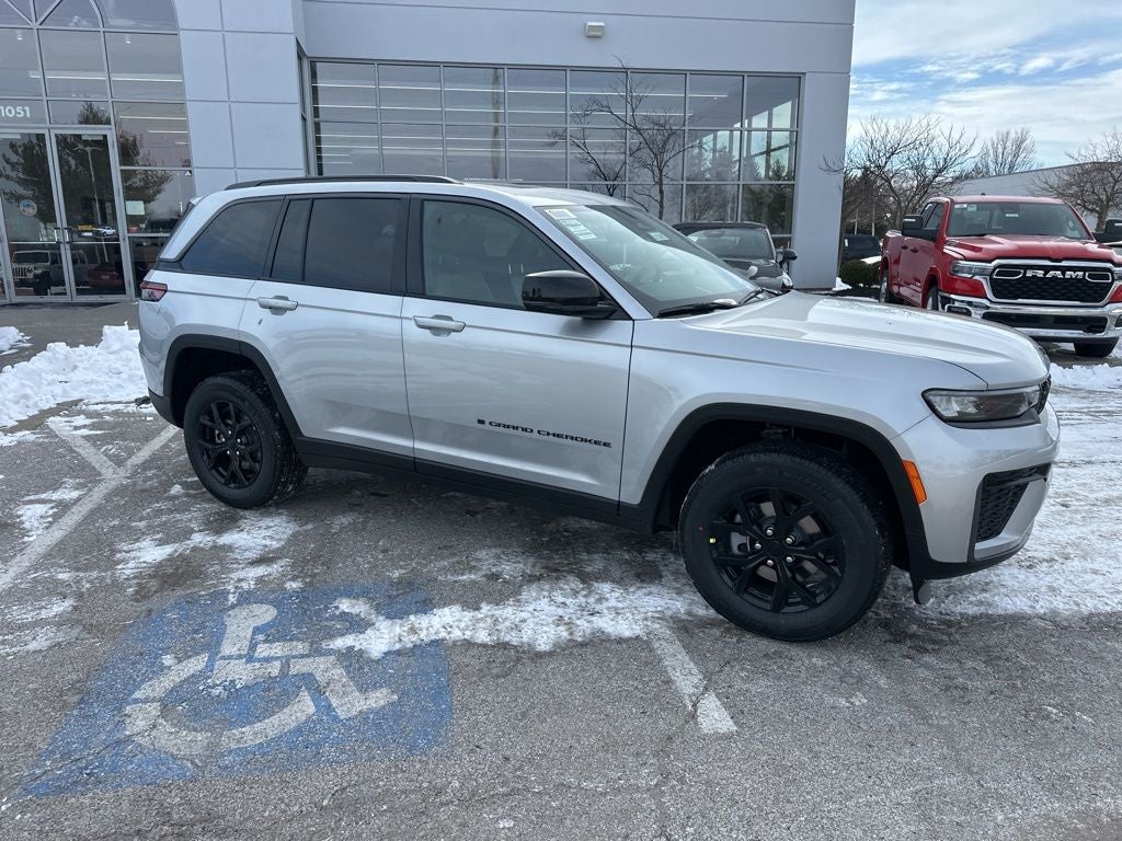 2026 Jeep Grand Cherokee Laredo