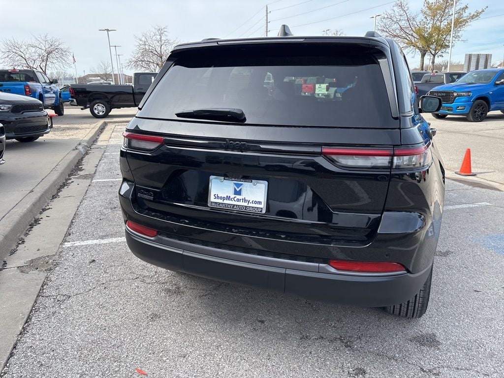 2026 Jeep Grand Cherokee Altitude