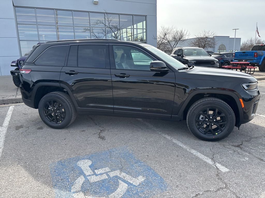 2026 Jeep Grand Cherokee Altitude