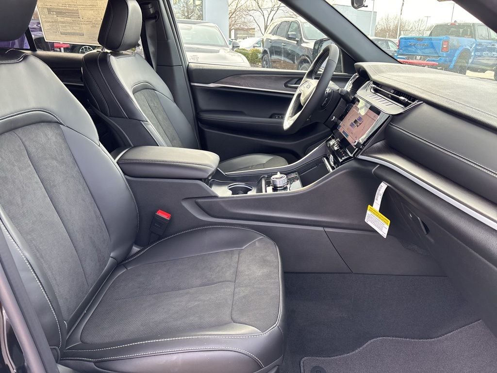 2026 Jeep Grand Cherokee Altitude