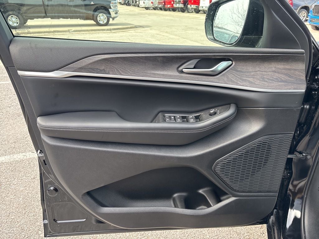 2026 Jeep Grand Cherokee Altitude