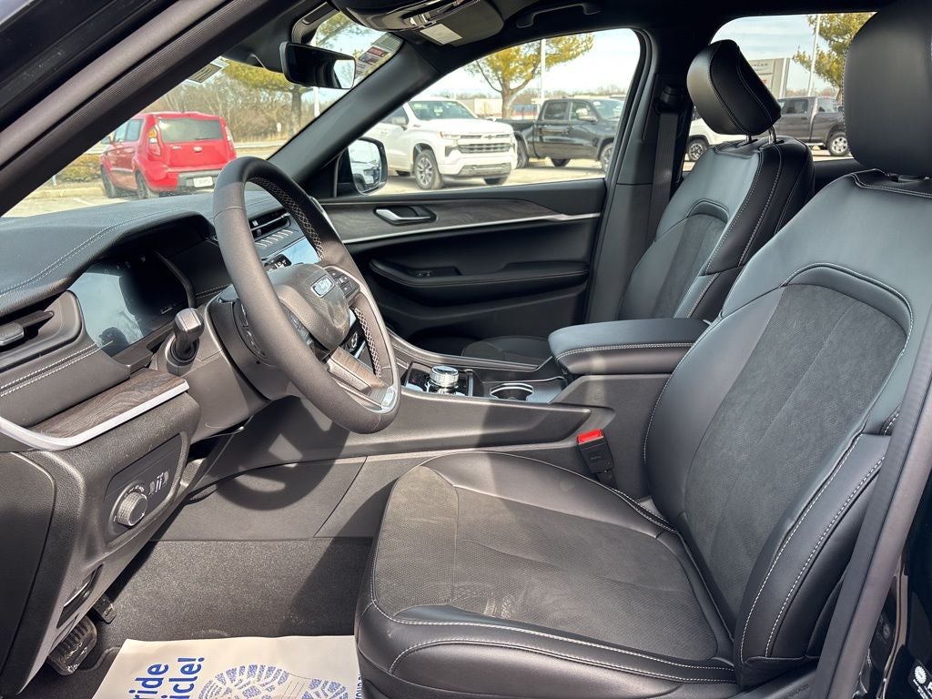 2026 Jeep Grand Cherokee Altitude