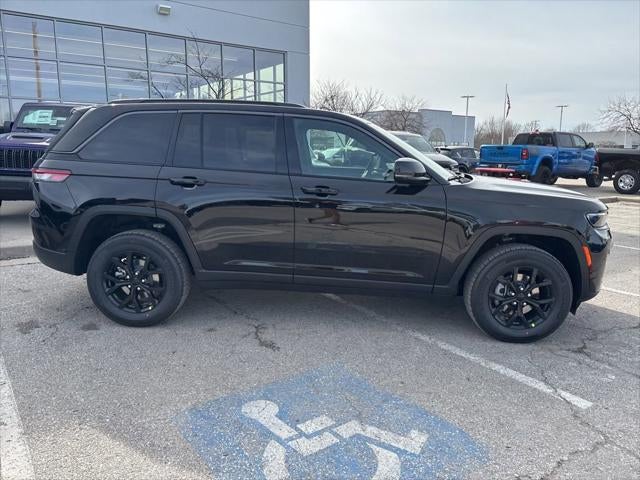 2026 Jeep Grand Cherokee GRAND CHEROKEE LAREDO ALTITUDE 4X4