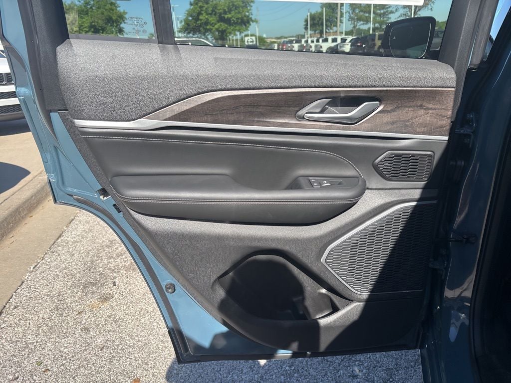 2026 Jeep Grand Cherokee Limited Reserve