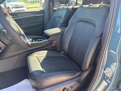 2026 Jeep Grand Cherokee Limited Reserve