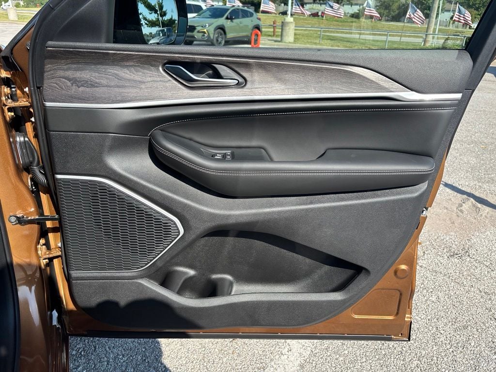 2027 Jeep Grand Cherokee Limited Reserve