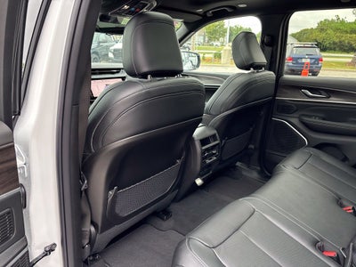 2027 Jeep Grand Cherokee Limited Reserve