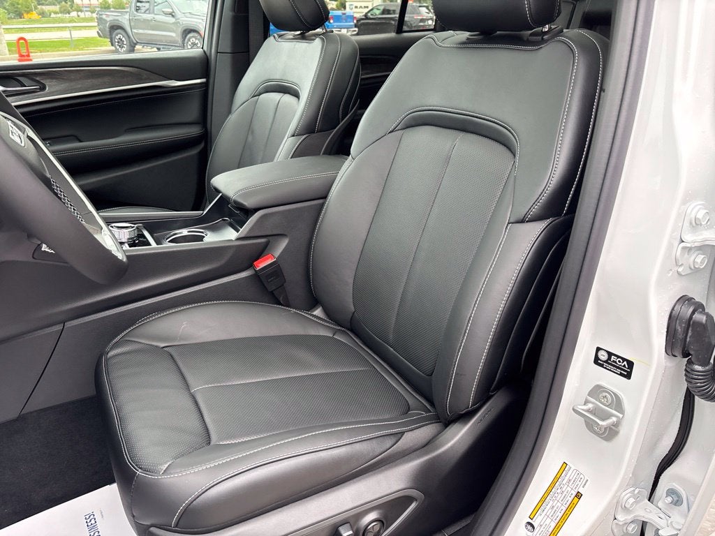 2027 Jeep Grand Cherokee Limited Reserve
