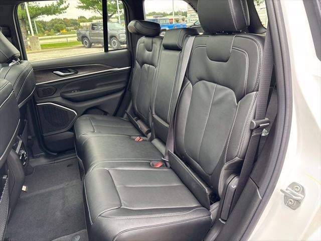 2027 Jeep Grand Cherokee Limited Reserve