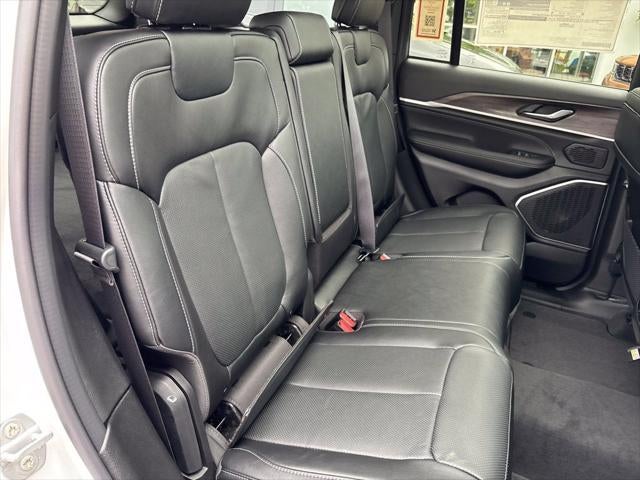 2027 Jeep Grand Cherokee Limited Reserve