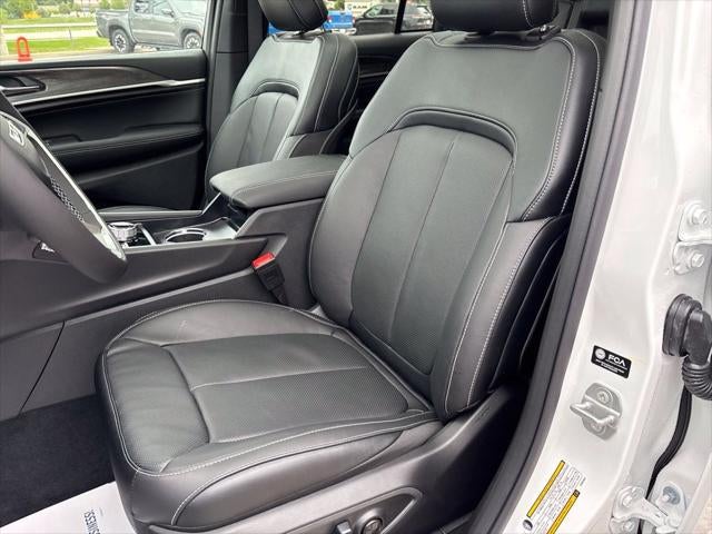 2027 Jeep Grand Cherokee Limited Reserve