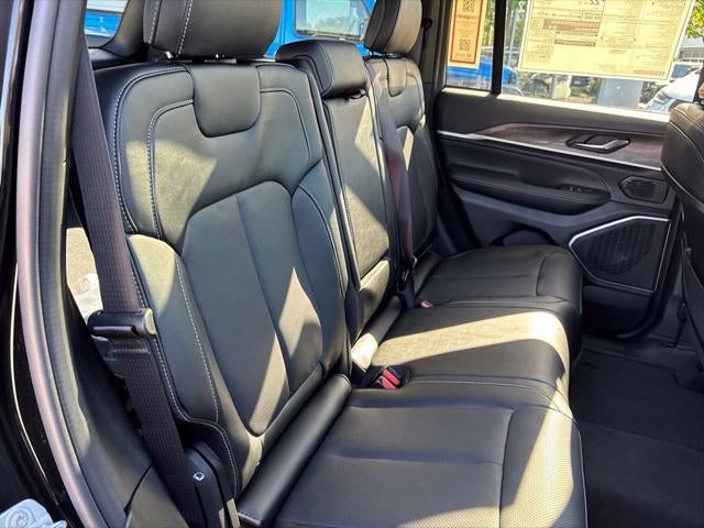 2027 Jeep Grand Cherokee GRAND CHEROKEE LIMITED RESERVE 4X4