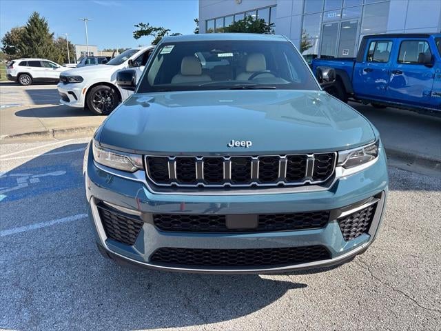 2027 Jeep Grand Cherokee GRAND CHEROKEE LIMITED 4X4