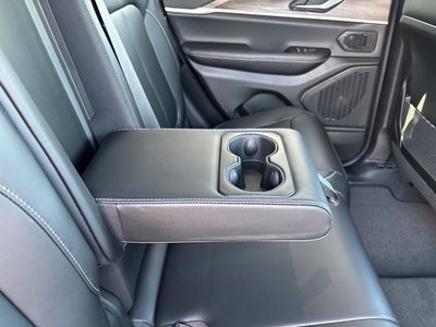2027 Jeep Grand Cherokee GRAND CHEROKEE LIMITED 4X4