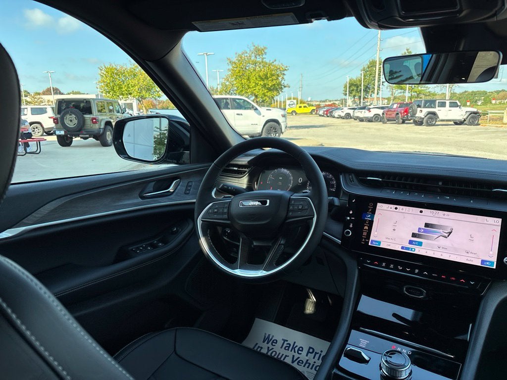 2027 Jeep Grand Cherokee GRAND CHEROKEE LIMITED 4X4