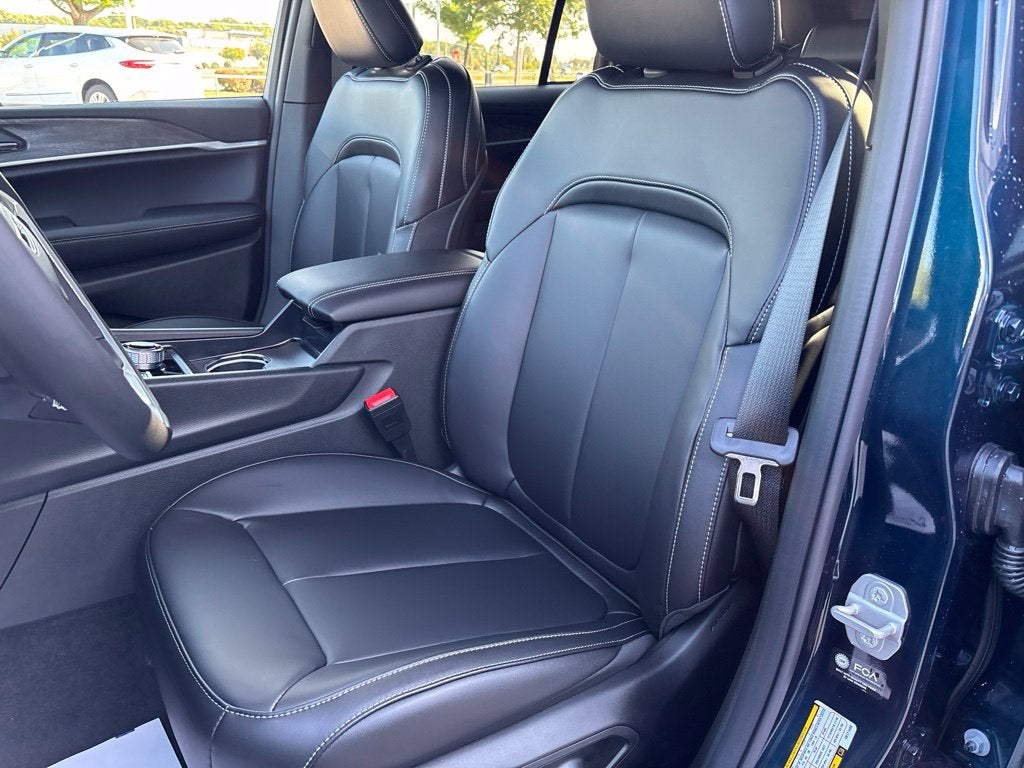 2027 Jeep Grand Cherokee GRAND CHEROKEE LIMITED 4X4