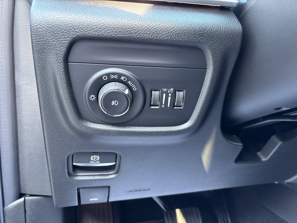 2027 Jeep Grand Cherokee GRAND CHEROKEE LIMITED 4X4
