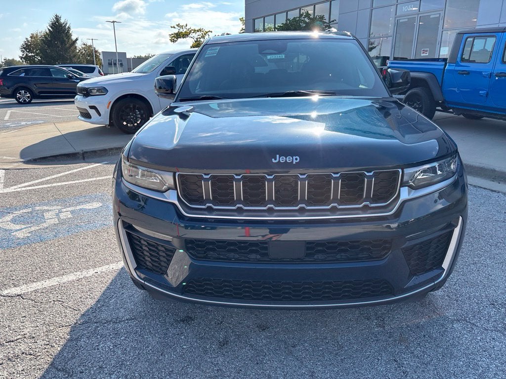 2027 Jeep Grand Cherokee GRAND CHEROKEE LIMITED 4X4