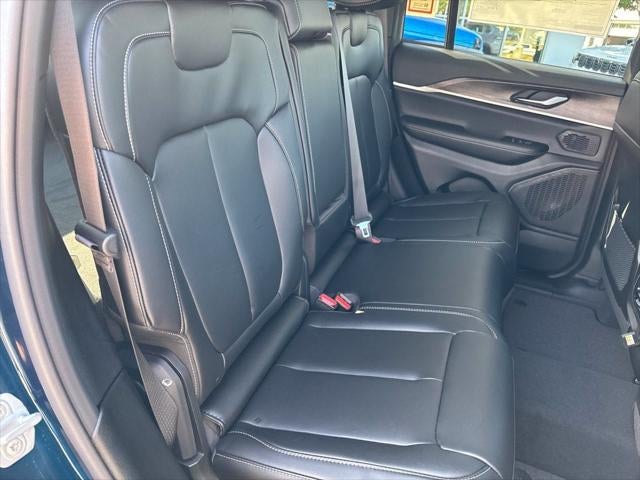 2027 Jeep Grand Cherokee GRAND CHEROKEE LIMITED 4X4