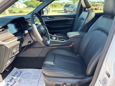 2027 Jeep Grand Cherokee GRAND CHEROKEE LIMITED RESERVE 4X4