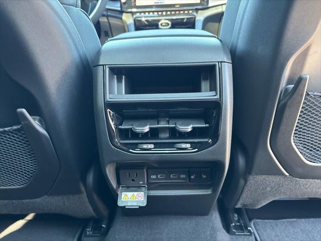 2027 Jeep Grand Cherokee GRAND CHEROKEE LIMITED RESERVE 4X4