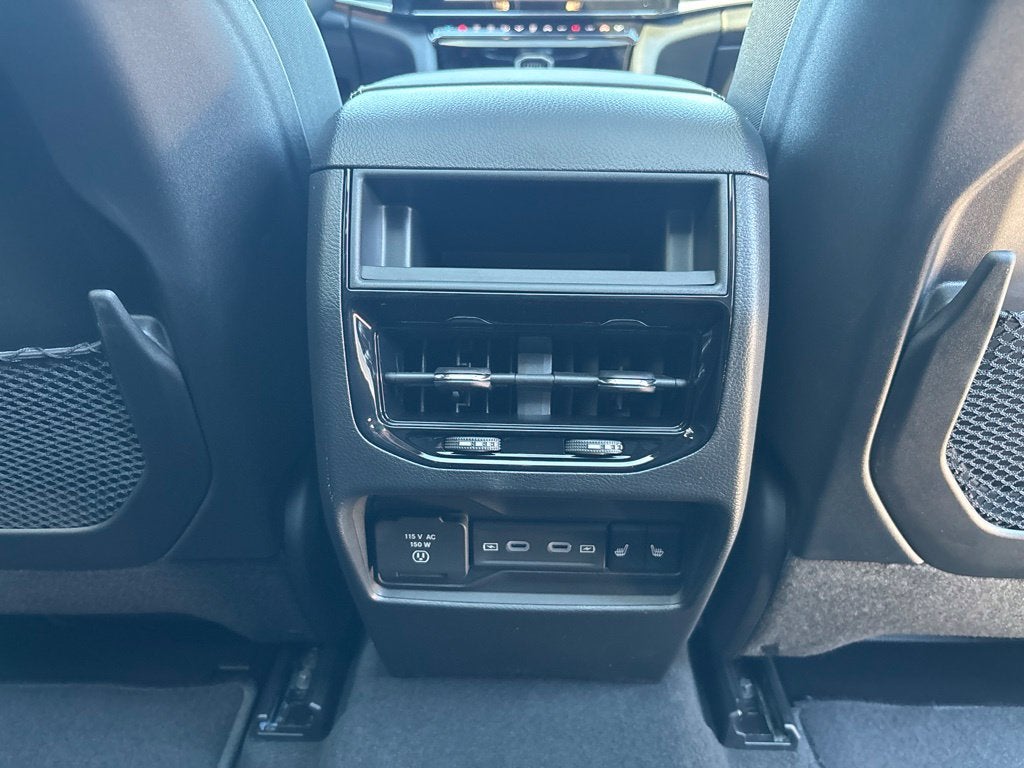 2027 Jeep Grand Cherokee GRAND CHEROKEE LIMITED RESERVE 4X4