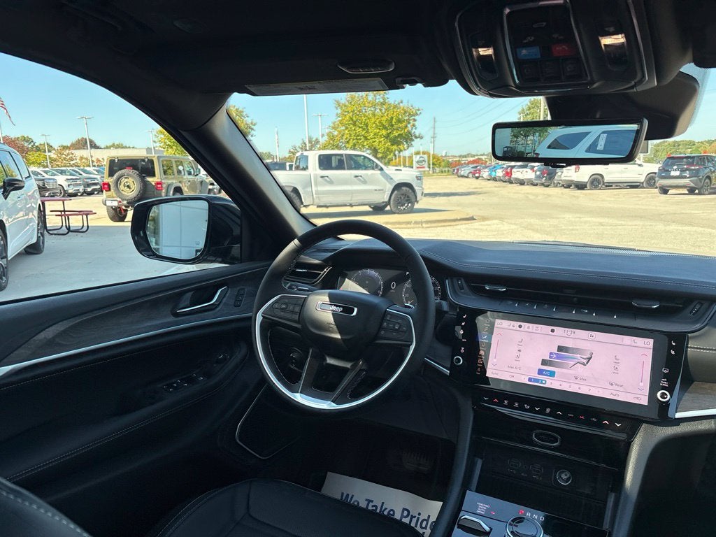 2027 Jeep Grand Cherokee GRAND CHEROKEE LIMITED RESERVE 4X4