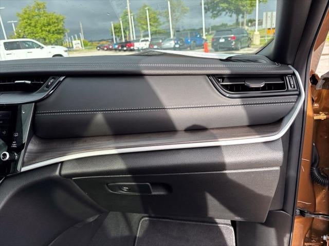2027 Jeep Grand Cherokee GRAND CHEROKEE LIMITED 4X4