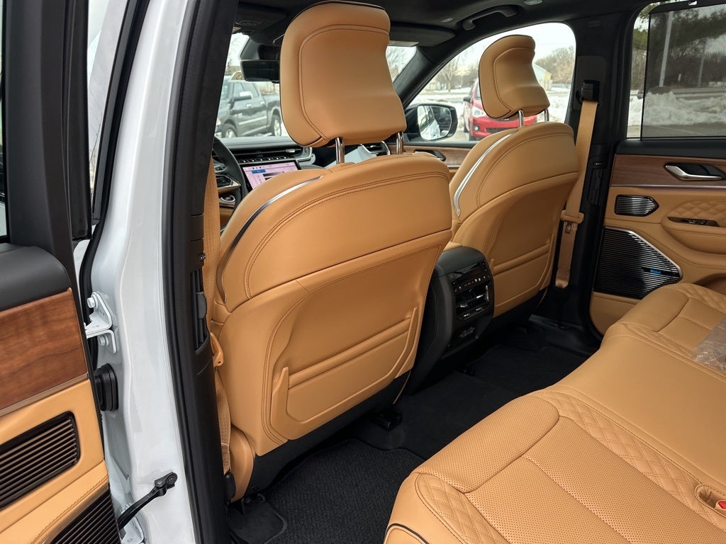 2025 Jeep Grand Cherokee Summit