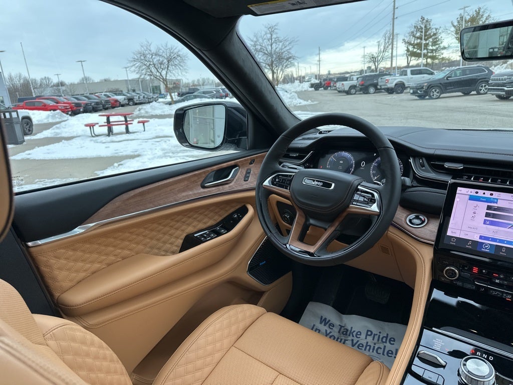 2025 Jeep Grand Cherokee Summit